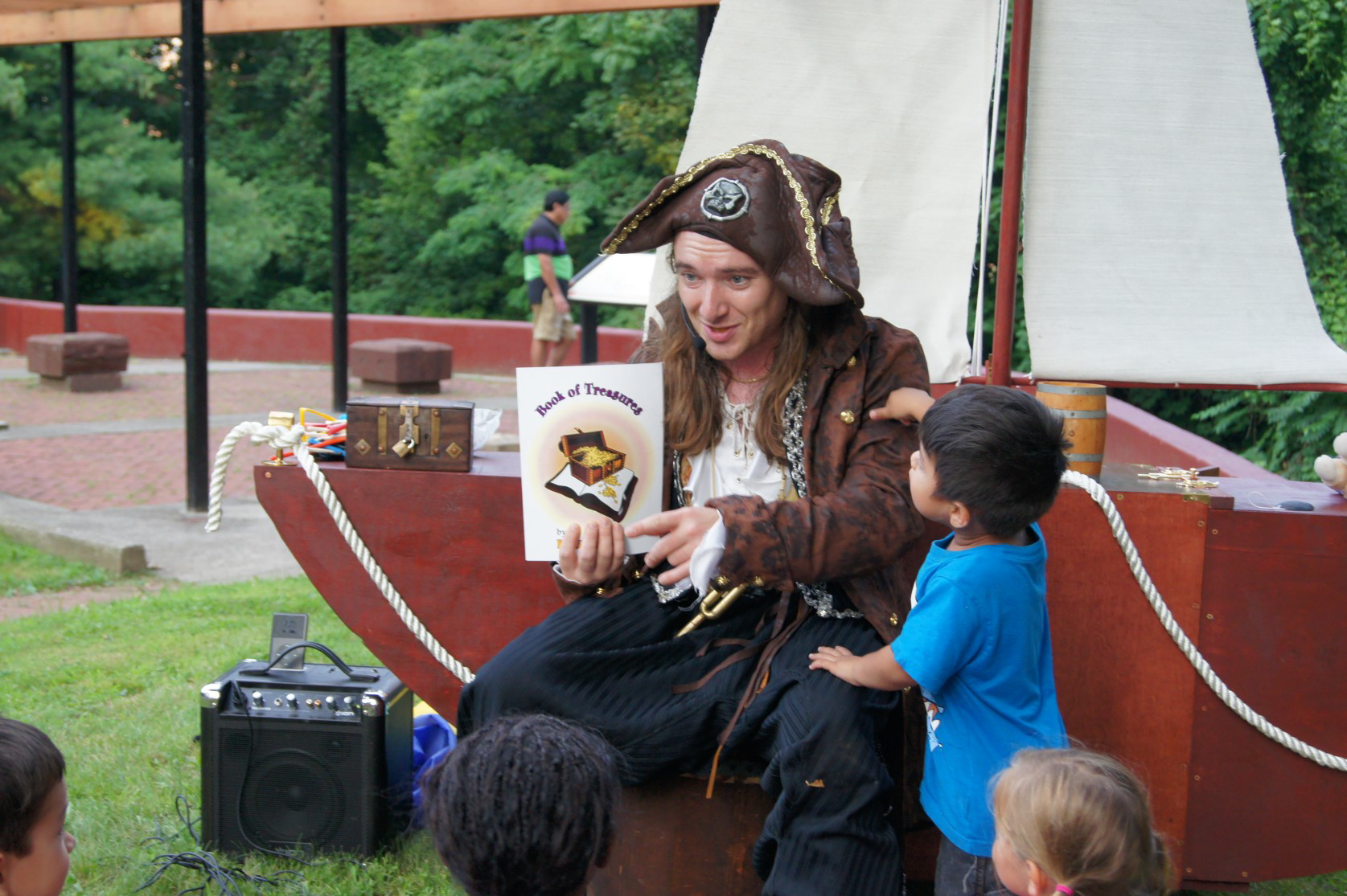 Captain Charlini Pirate Show